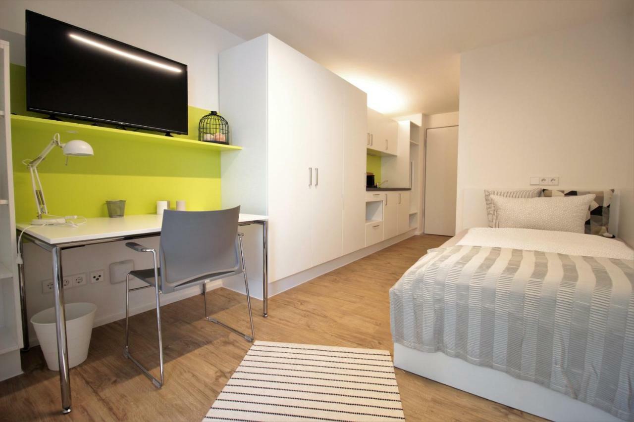 Studio Apartment - Balcony, Netflix, University Hospital Proximity Würzburg Eksteriør billede